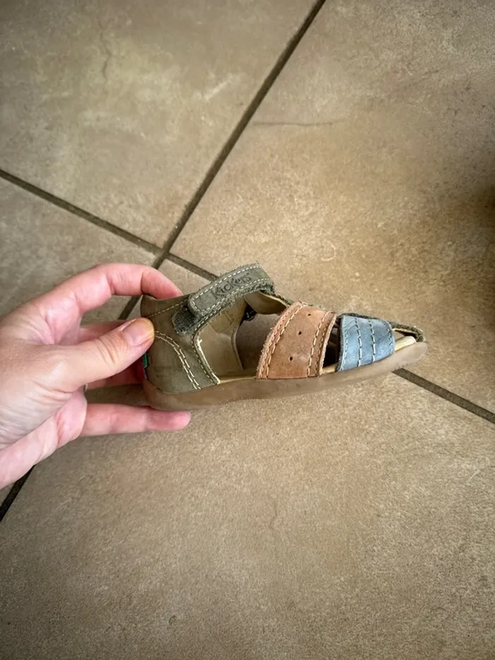 Nu-pieds garçon kickers - photo numéro 3