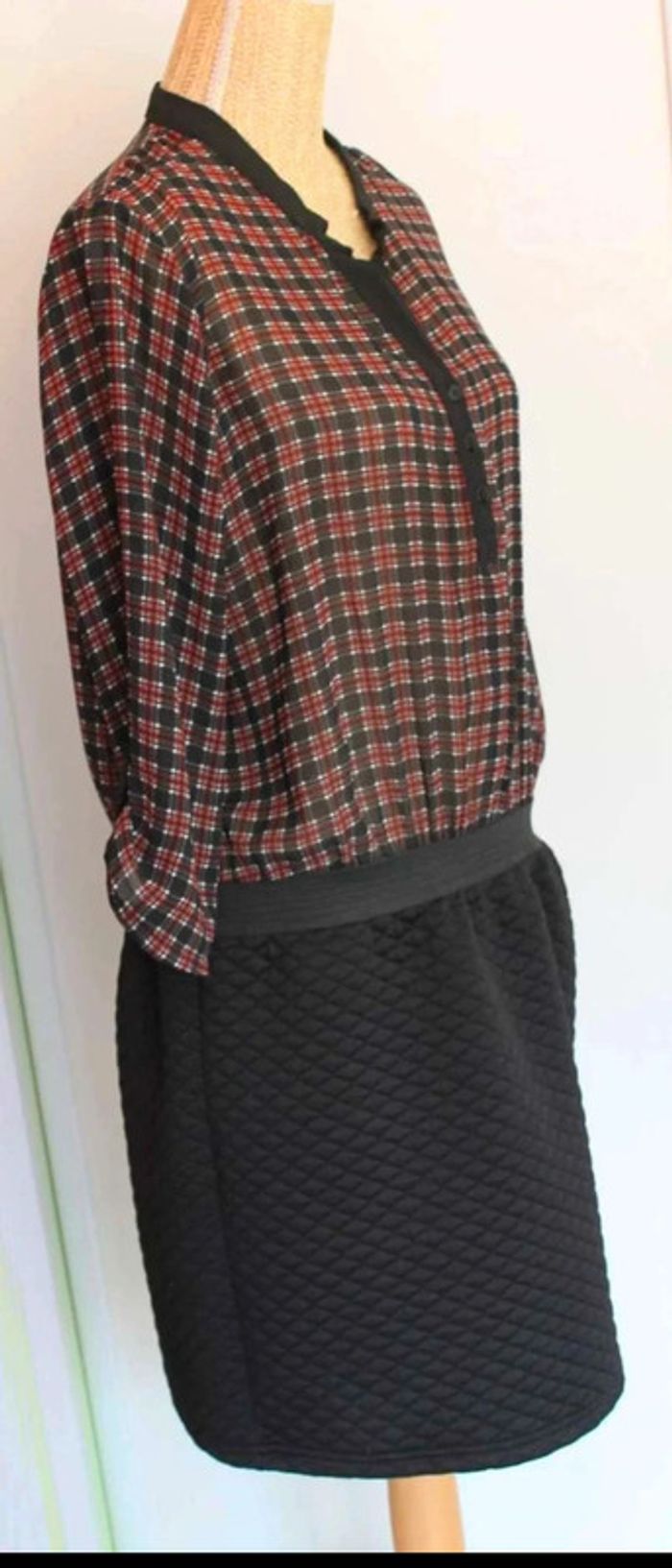 Robe noire et bordeaux – Ici et maintenant - 46 - photo numéro 5