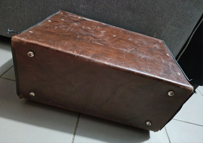 Ancienne malette à tiroir / valise. p
De plombier / électricien.
Parat.
42,5x23x31,5cm. - photo numéro 9
