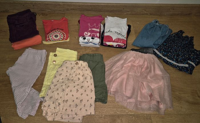 Lot de vêtements fille taille 3ans