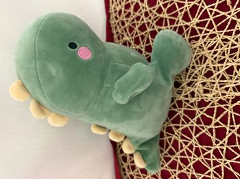 Peluche dinosaure vert Kenji Yabu, peluche douce