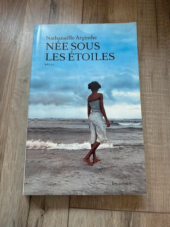 Livre née sous les étoiles , grand format