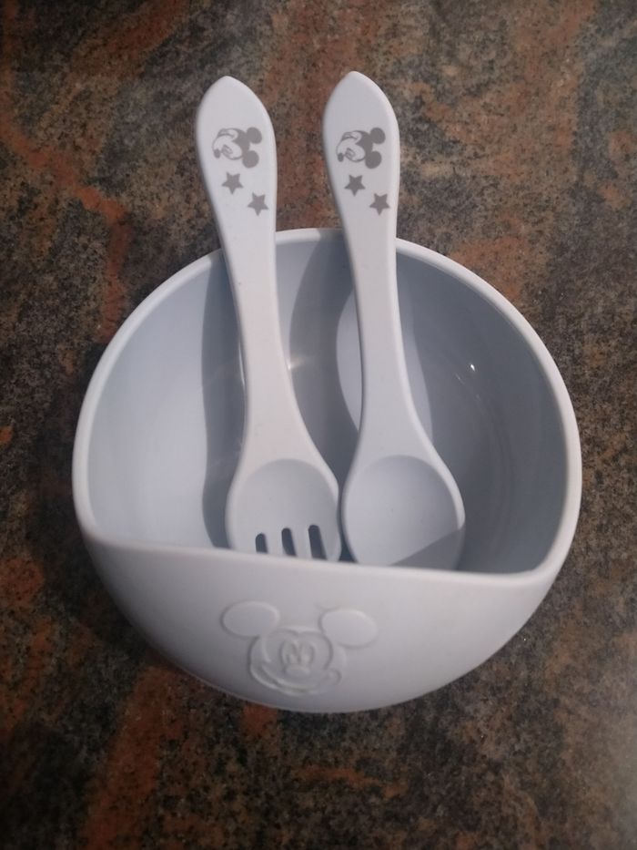 Bol et couverts Disney