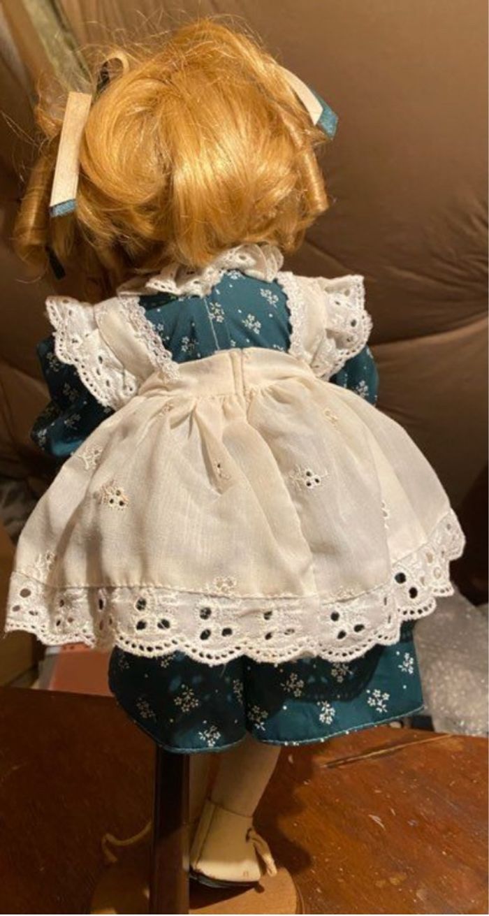 Poupée Alberon de collection en porcelaine - photo numéro 3