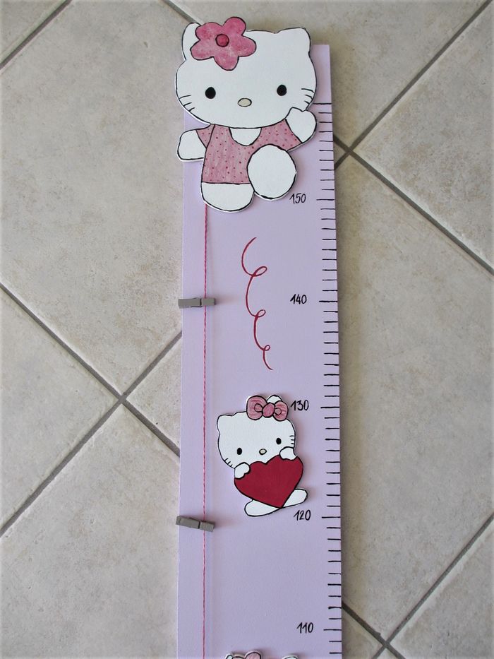 Toise en bois artisanale Hello Kitty - photo numéro 2