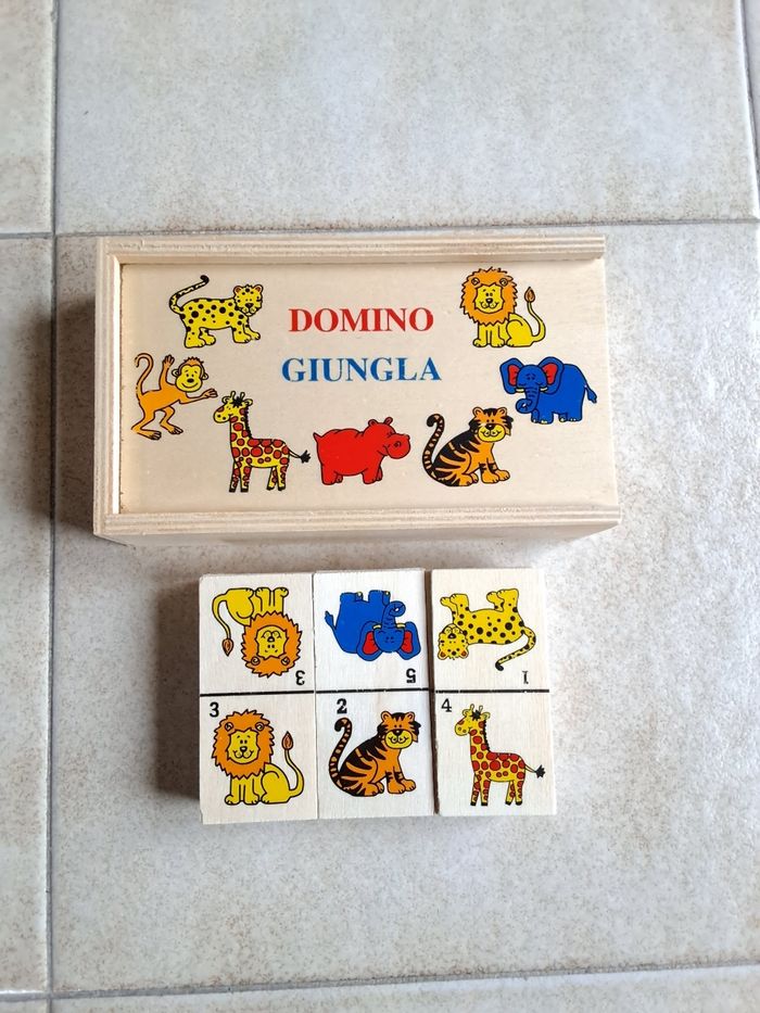 Dominos en bois animaux et chiffres neufs