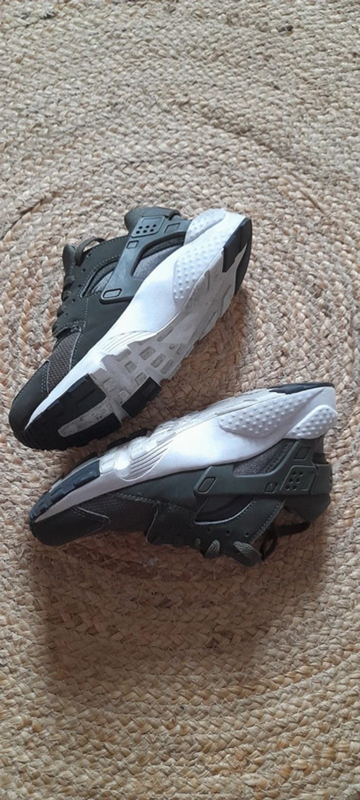 Basket Nike Huarache kaki - photo numéro 7