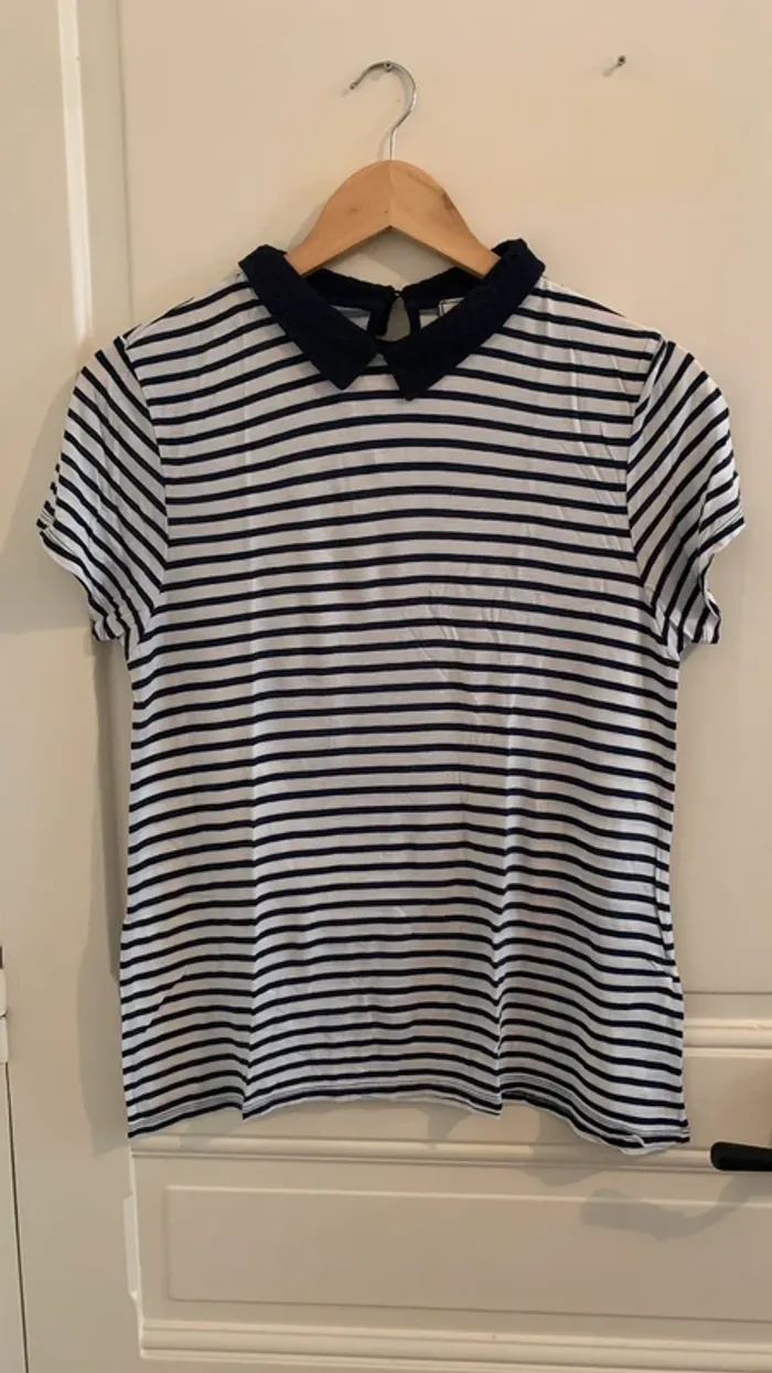 Tee- shirt avec col