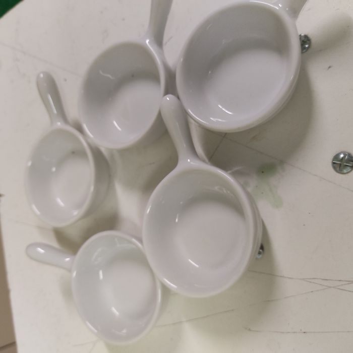 Poêlons en porcelaine blanche - photo numéro 1