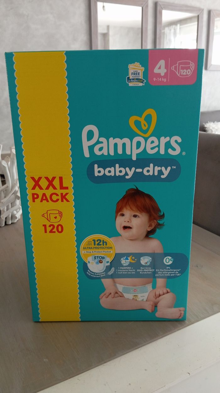 120 couches pack xxl Pampers taille 4