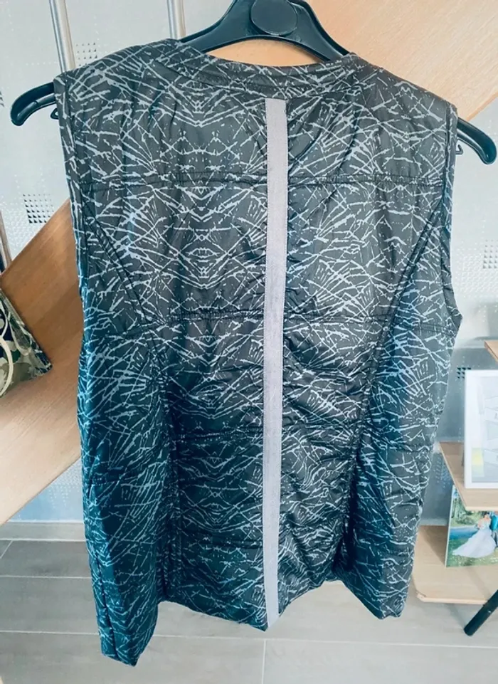 Doudoune légère sans manches taille M bxouterwear - photo numéro 3