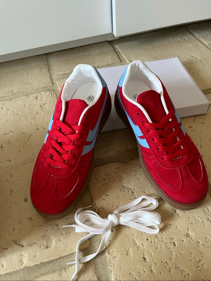 Baskets rouges - photo numéro 2