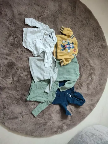 Lot hauts bébé
