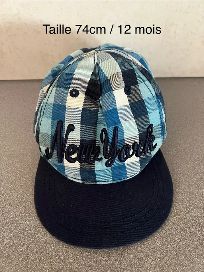 Casquette à carreaux bleue taille 74cm / 12 mois H&M