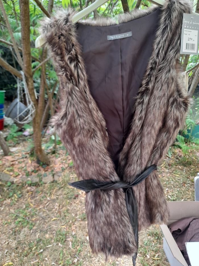 Vend veste sans manche neuve femme taille 42 - photo numéro 2