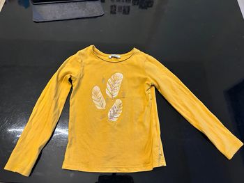 Tee shirt / haut manches longues jaune plume okaidi 4 ans
