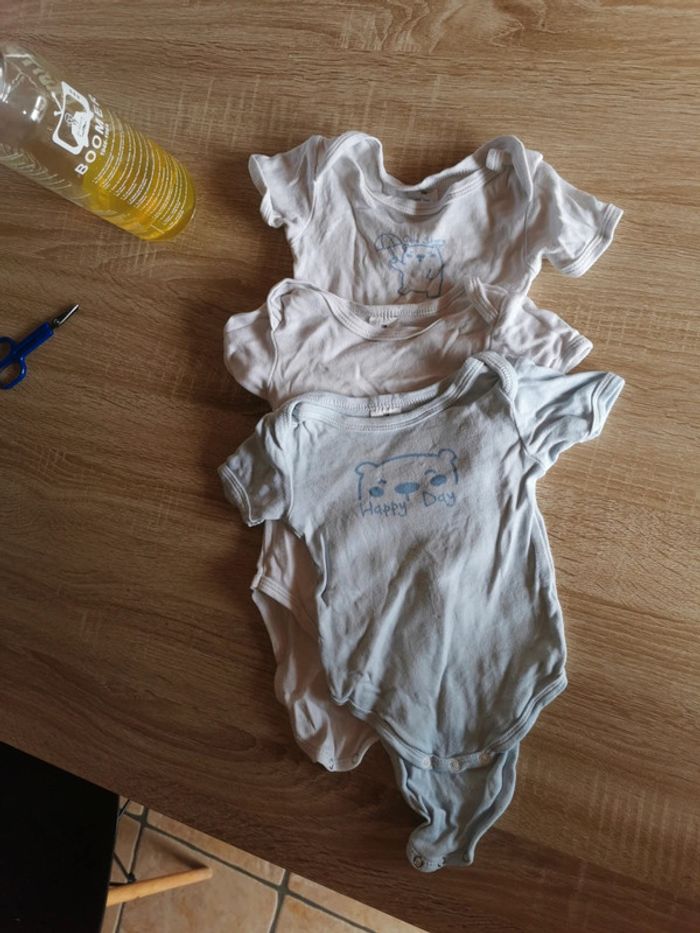 Lot bodies 9 mois