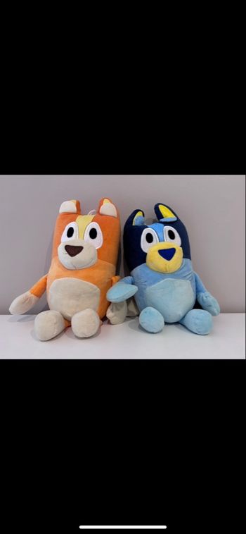 Lot 2 peluches bluey neuf