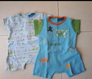 Lot de barboteuses ou pyjamas courts