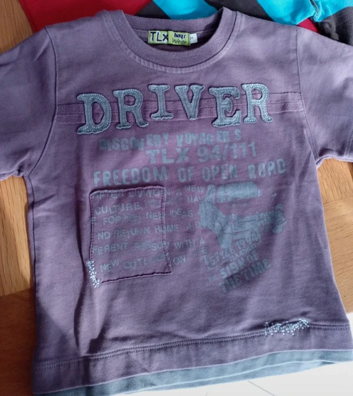 Lot de 3 t-shirts manches longues et 1 polo taille 3 ans en bon état - photo numéro 2