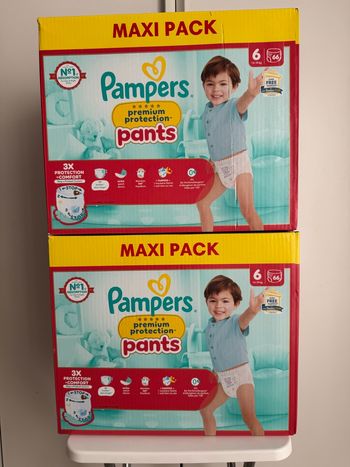132 couches Pampers premium pants taille 6