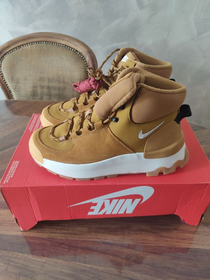 Chaussures Nike city classic boot T 40 - photo numéro 2