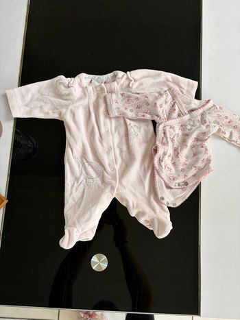 Lot pyjama bodies 1 mois