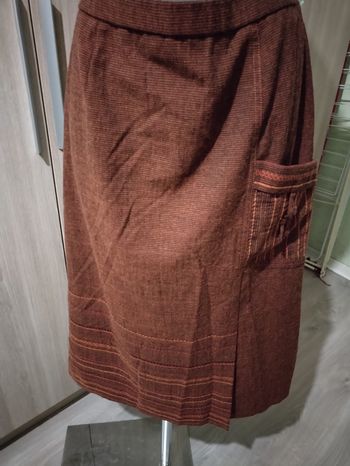 Jupe mi-longue taille 44