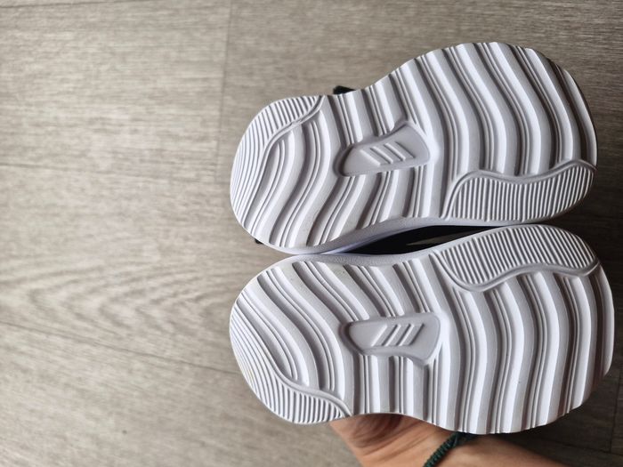 Chaussures taille 19 - photo numéro 3