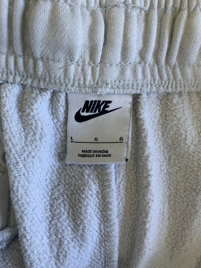 jogging nike taille L - photo numéro 3