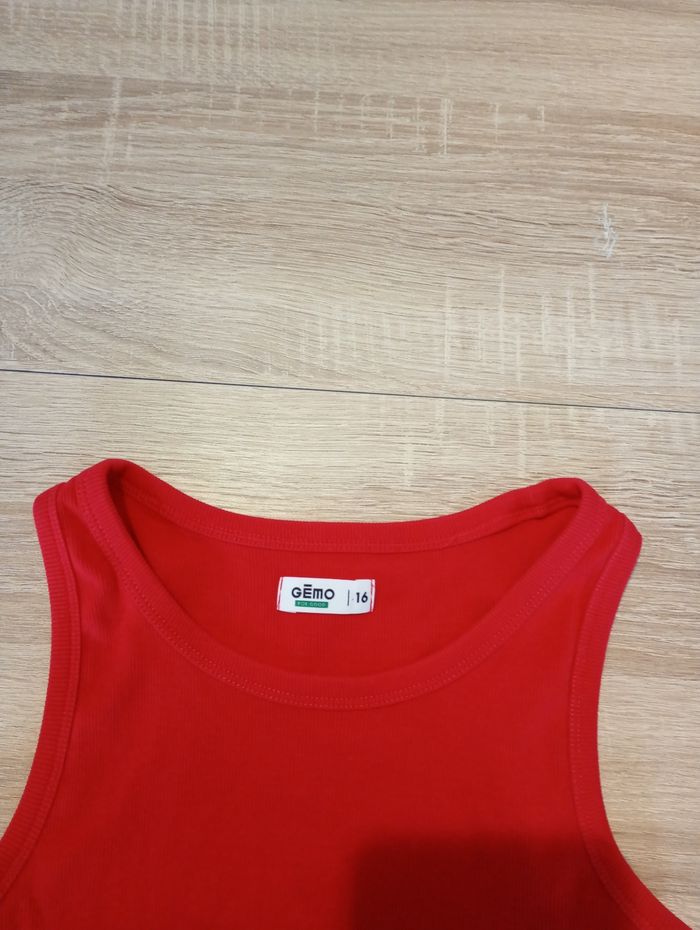 Débardeur rouge - photo numéro 2