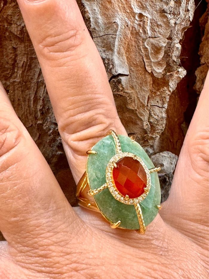 Grosse bague habaha Paris acier inoxydable or cornaline et jade vert zircons
