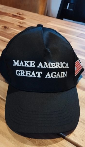 Casquette neuve noire maga Make America Great Again Trump