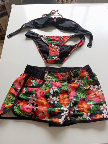 Maillot de bain 2 pièces +short