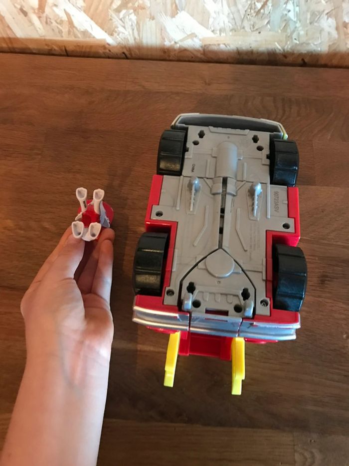 Idée Cadeau 🎁 Vehicule Transformable Super Charged Marcus Mighty Pups avec 1 personnage Marcus - photo numéro 16