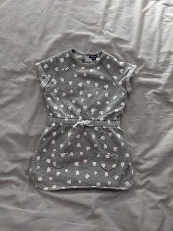 Robe Kiabi grise et coeurs 18 mois