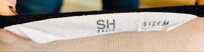 T-shirt bicolore noir et beige SH Basic - Taille M/38 - Très bon état - photo numéro 5