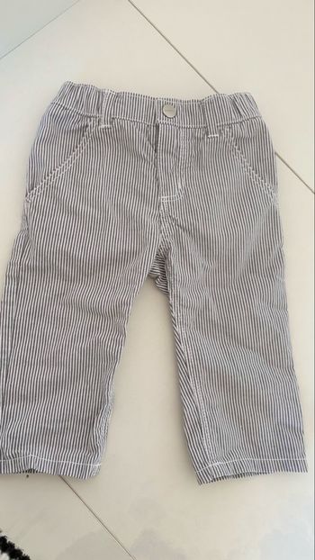 Pantalon bébé à rayures gris et blanc 