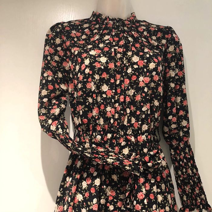 Robe fleurs  noir rose crème  beige taille S shein - photo numéro 8