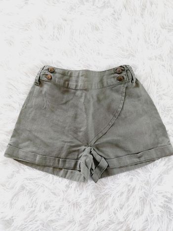 Short kaki