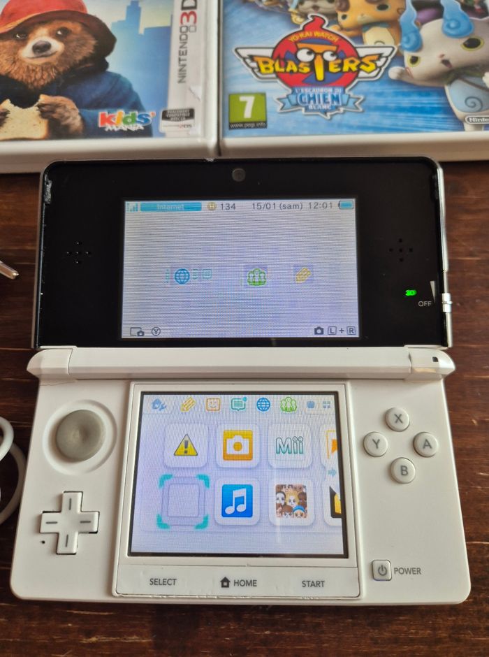 Console Nintendo 3ds blanche et jeux - photo numéro 2