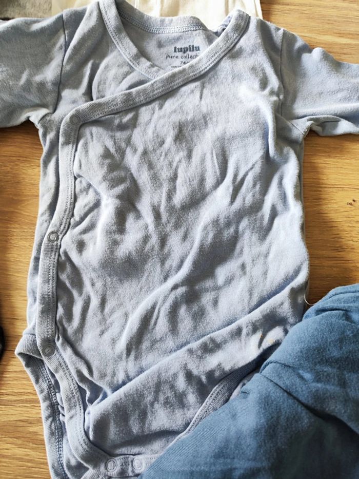 Lot de 7 bodies 6/12 mois - photo numéro 5