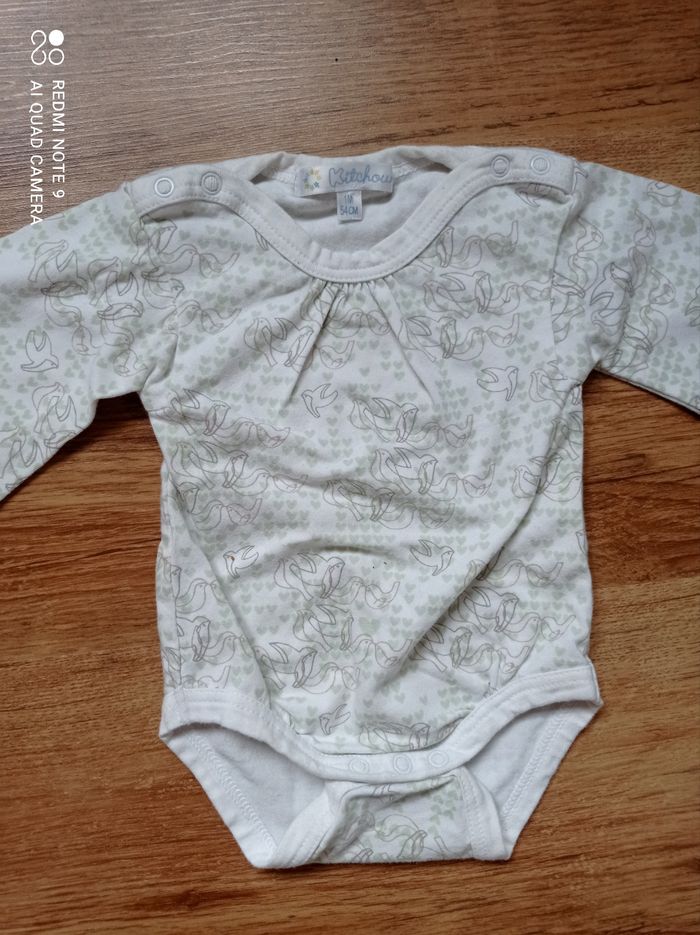 Lot pyjama + body fille, Petit Bateau, taille 1 mois - photo numéro 4