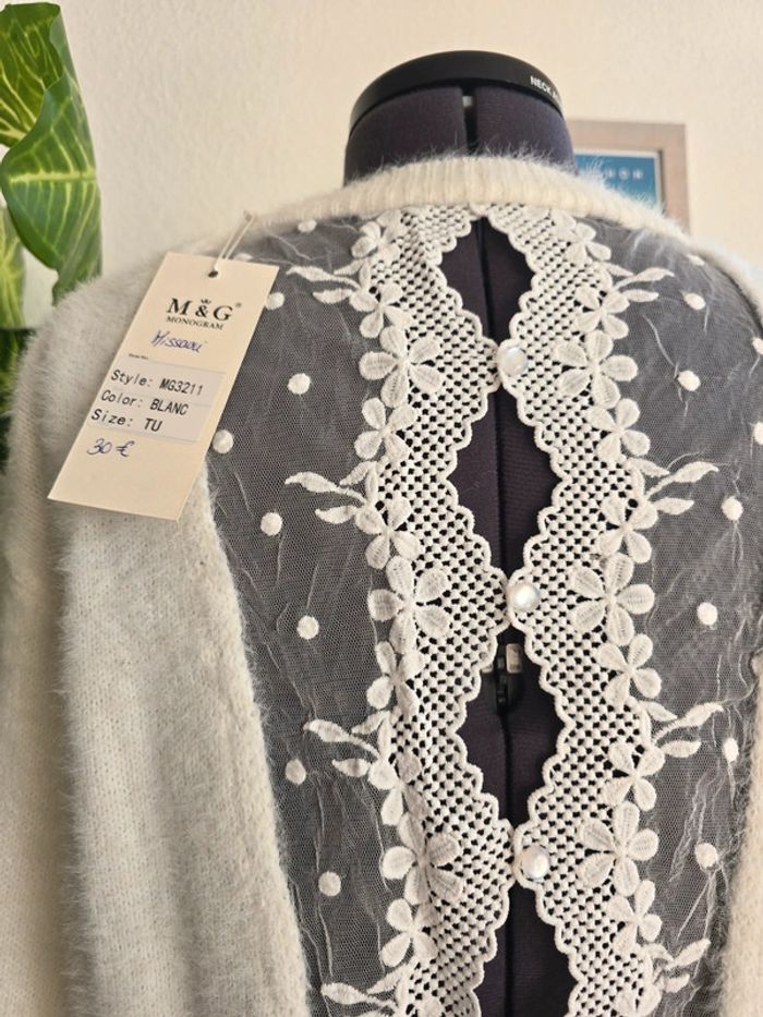 Pull blanc deveteux avec dentelle dans le dos neuf - M&G - taille unique - S/M/L - photo numéro 2