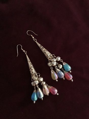Très belles boucles d’oreilles vintage. Années 80