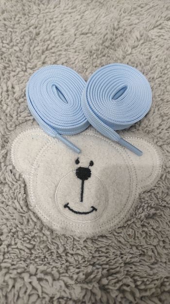 💙 Lacets plats larges bleu ciel – 120 cm