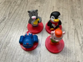 4 figurines faba en français et en anglais