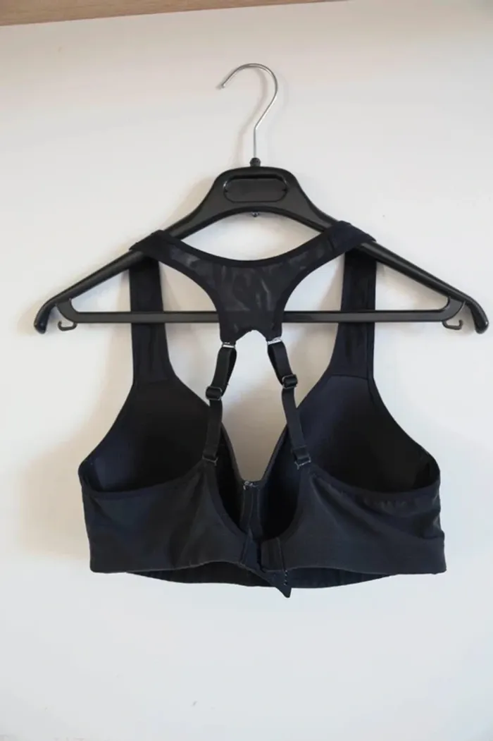 C55 brassière noir Nike 75 C - photo numéro 2