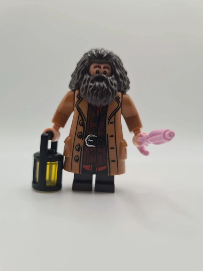 Figurine type lego Hagrid Harry Potter