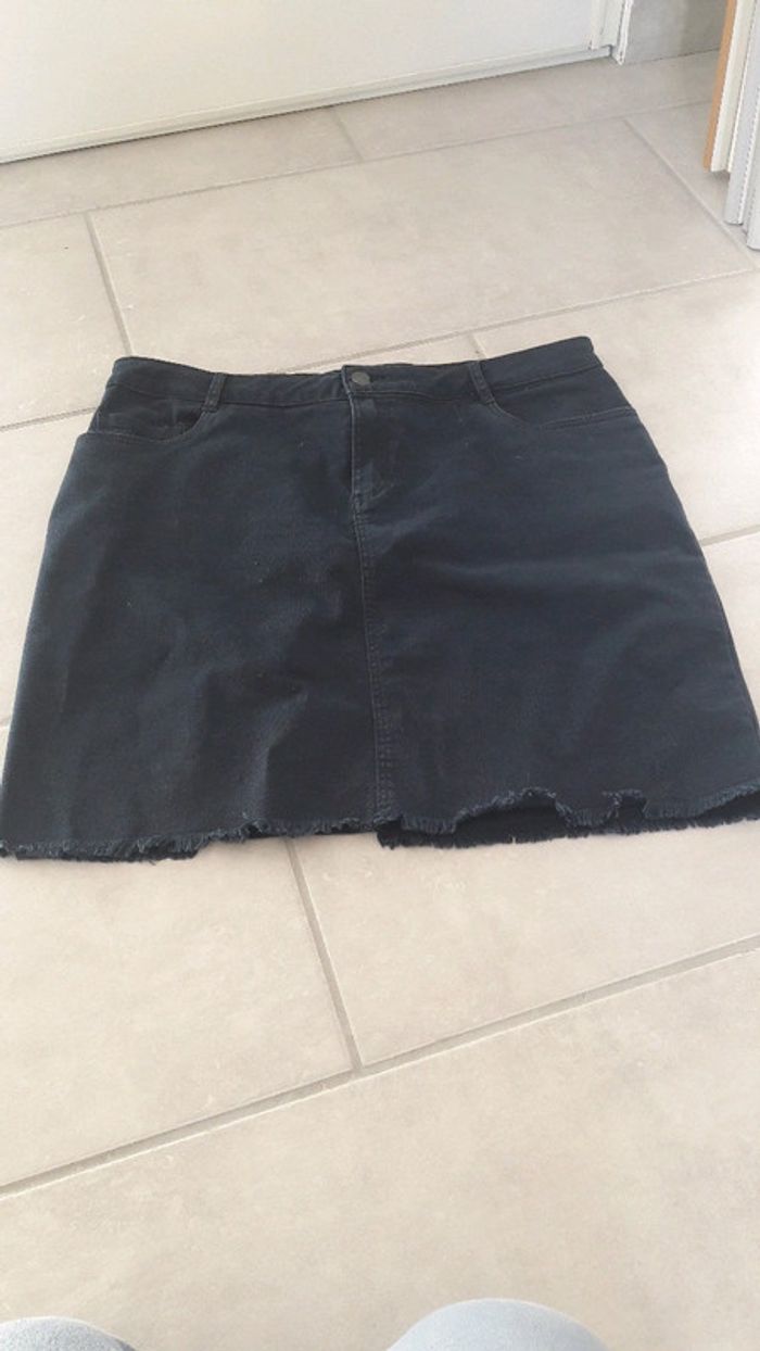 Jupe en jeans marine Kiabi 42 tres bon etat - photo numéro 2